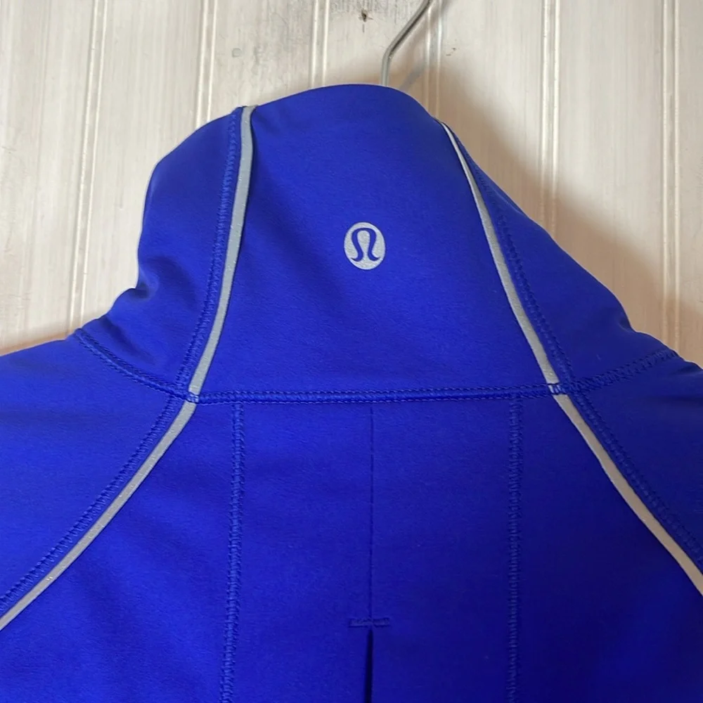 lululemon athletica excellent finger